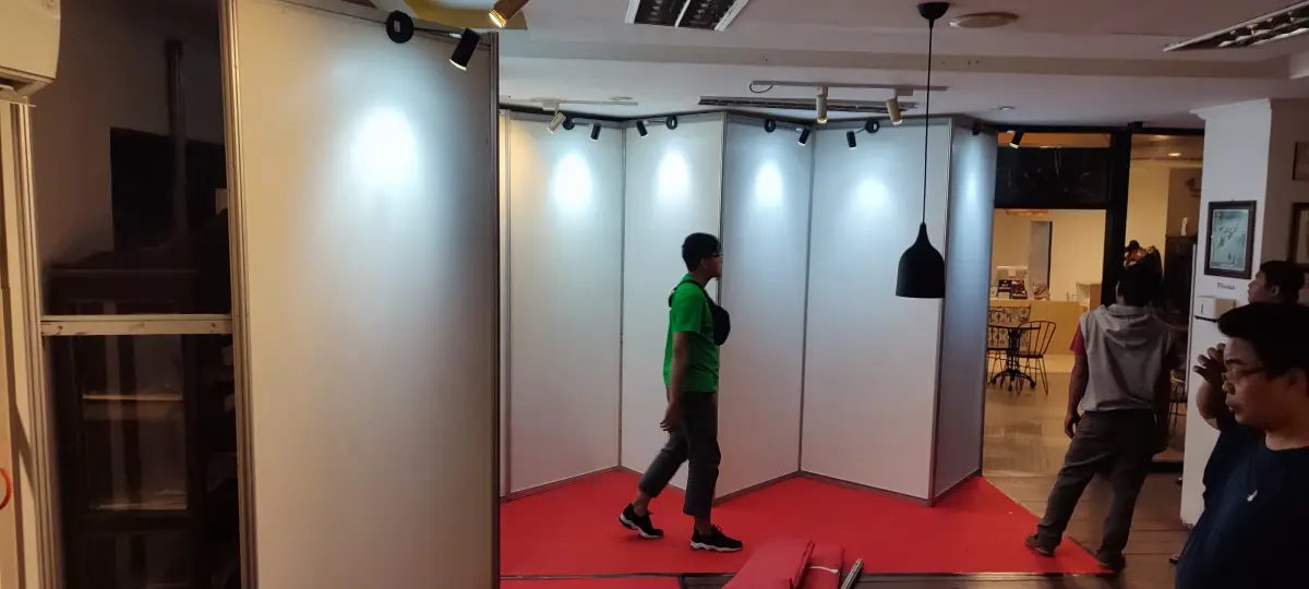 PANEL PARTISI SALLIE CAFE MALIOBORO - Project Gallery Image