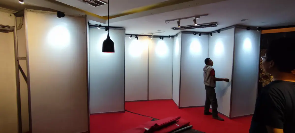 PANEL PARTISI SALLIE CAFE MALIOBORO - Project Gallery Image