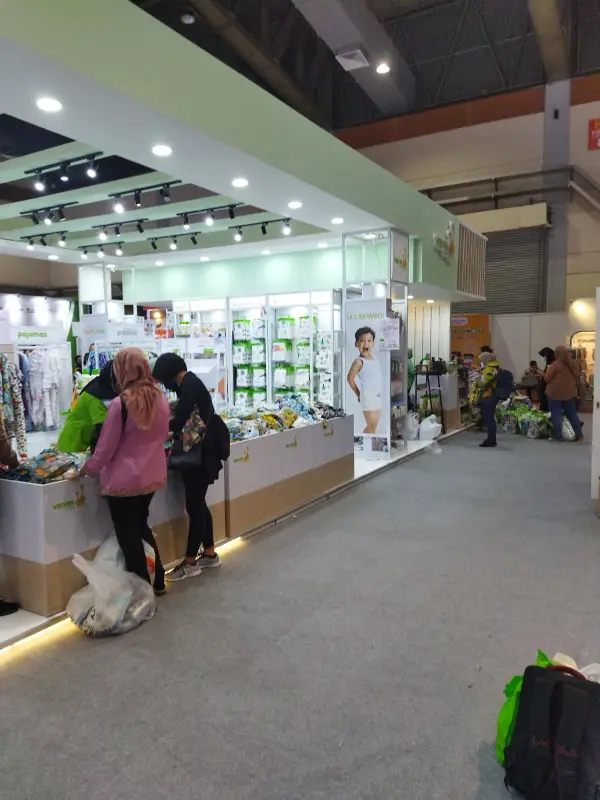 BOOTH VELVET JUNIOR - Project Gallery Image