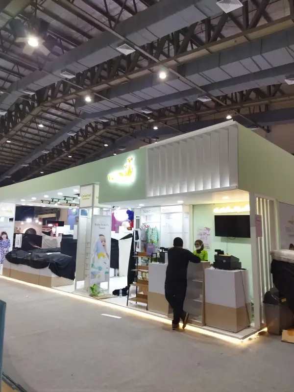 BOOTH VELVET JUNIOR - Project Gallery Image