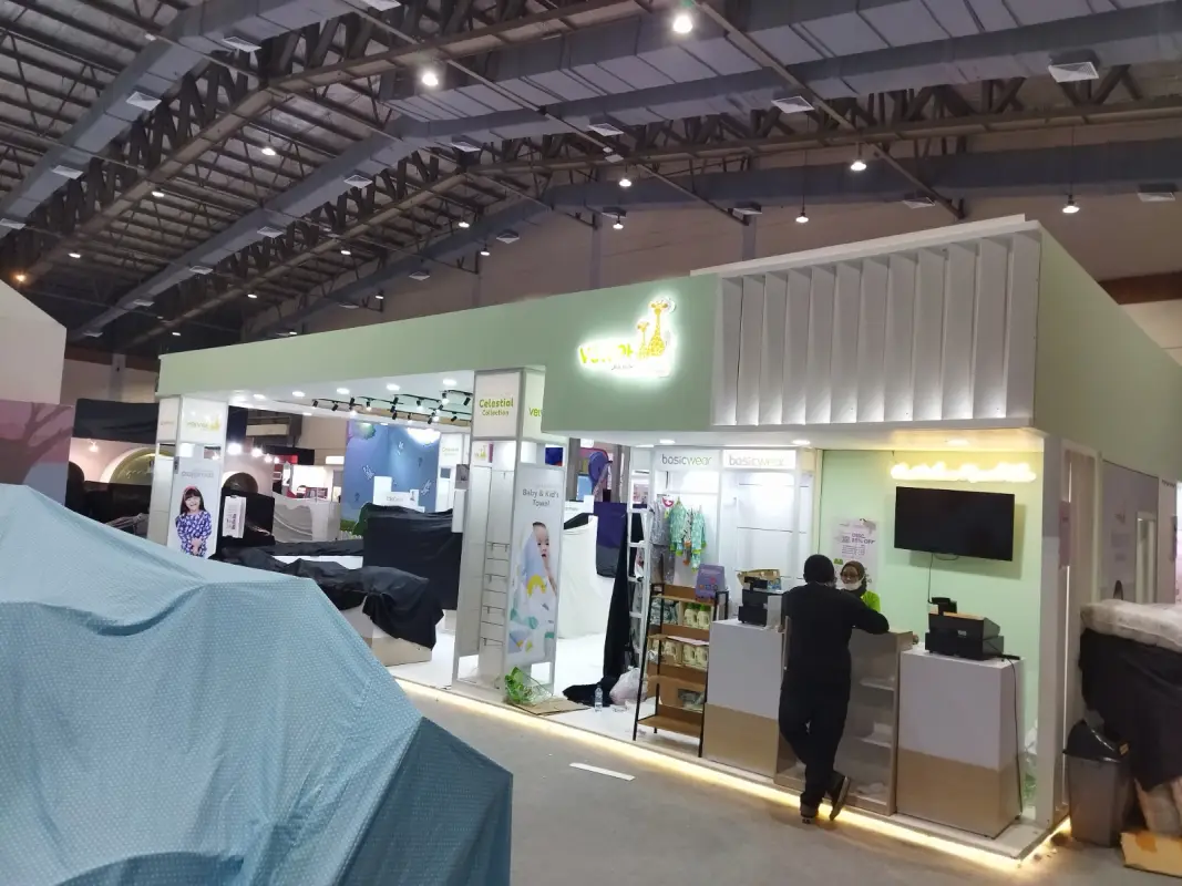 BOOTH VELVET JUNIOR - Project Gallery Image