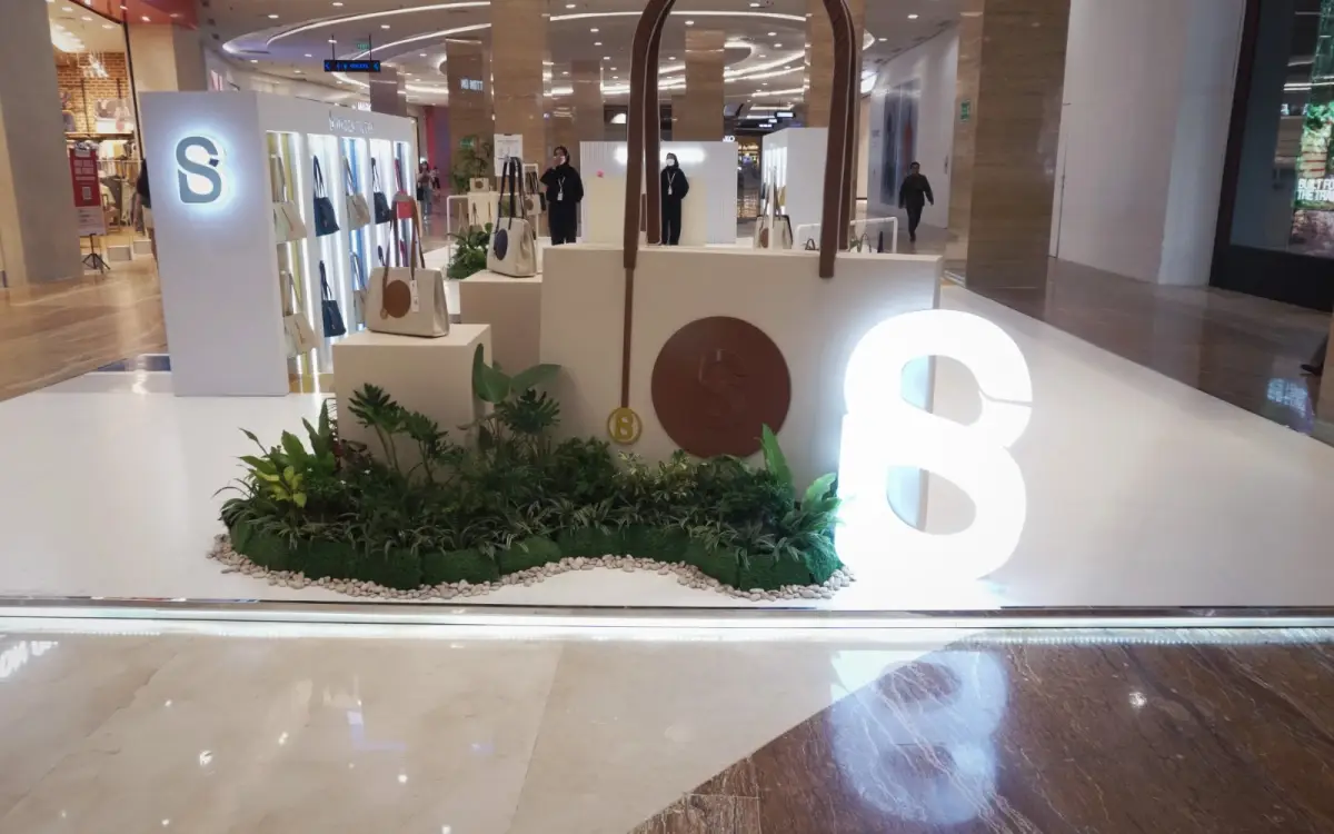 BOOTH BUTTONSCRAVES - Project Gallery Image