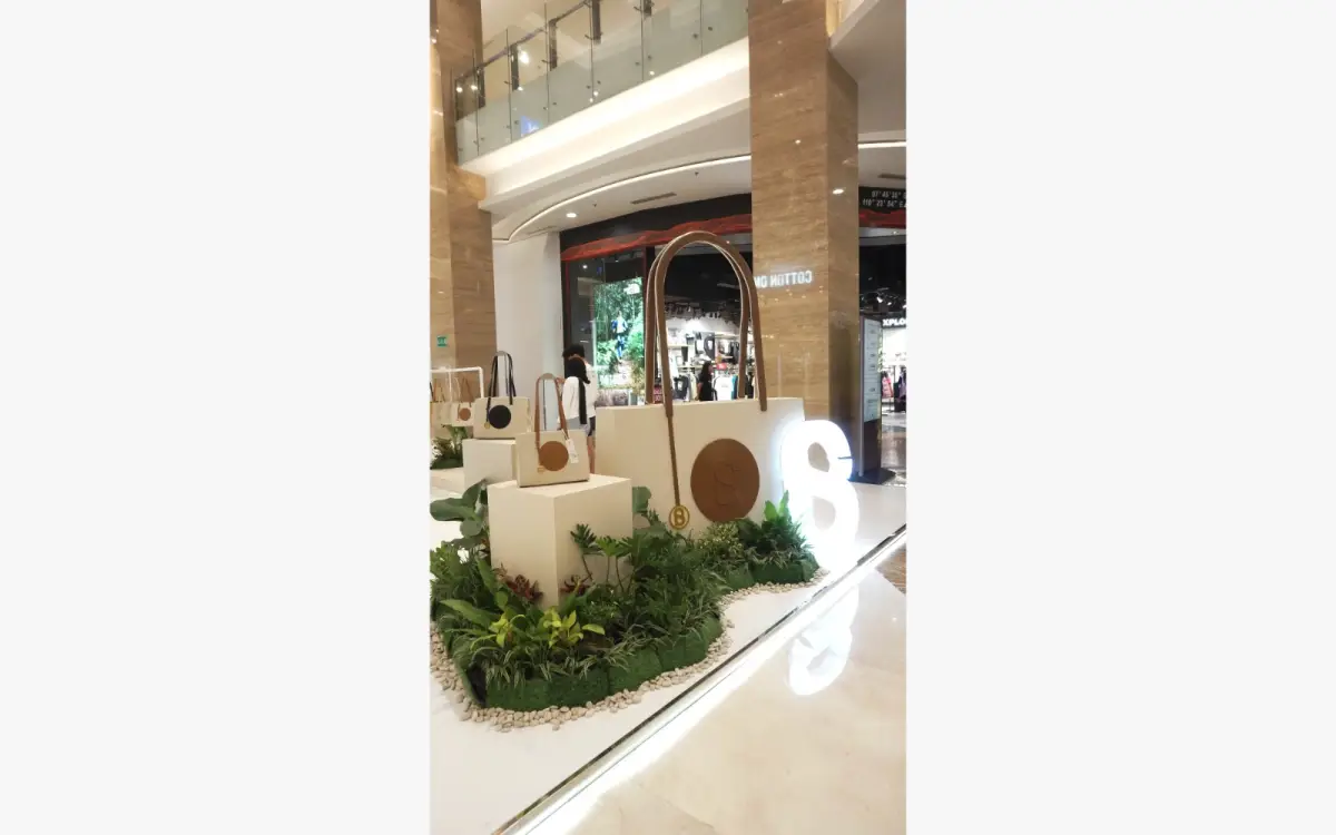 BOOTH BUTTONSCRAVES - Project Gallery Image