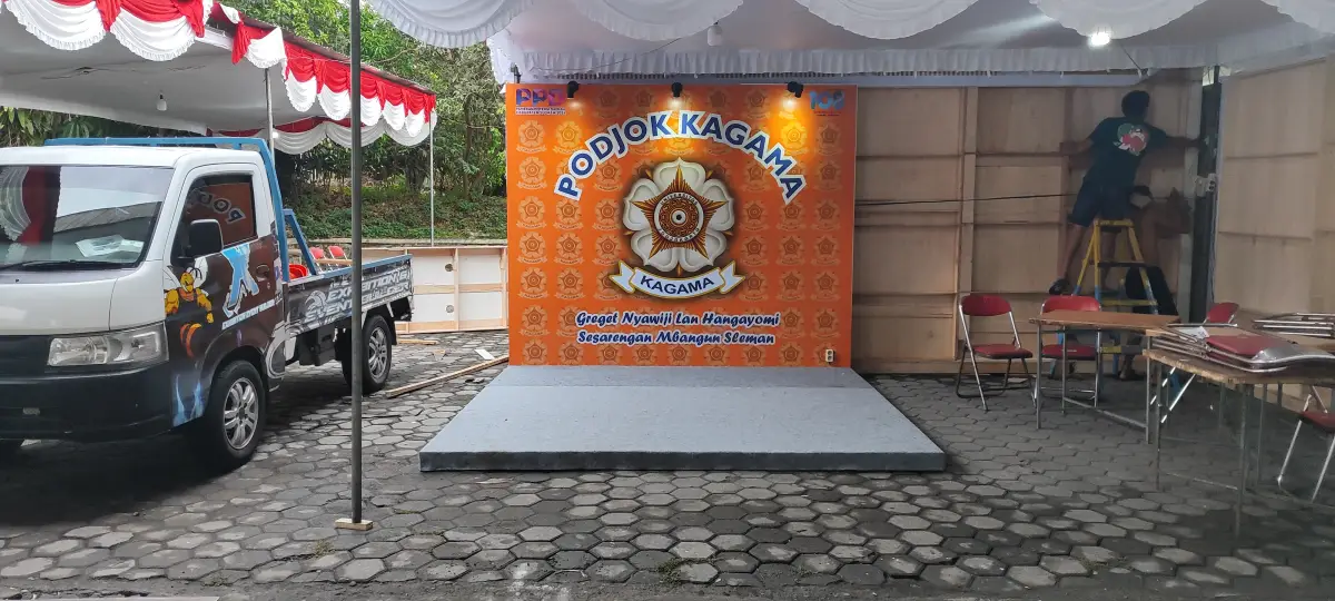 BACKDROP PODJOK KAGAMA (LAPANGAN DENGGUNG) - Project Gallery Image