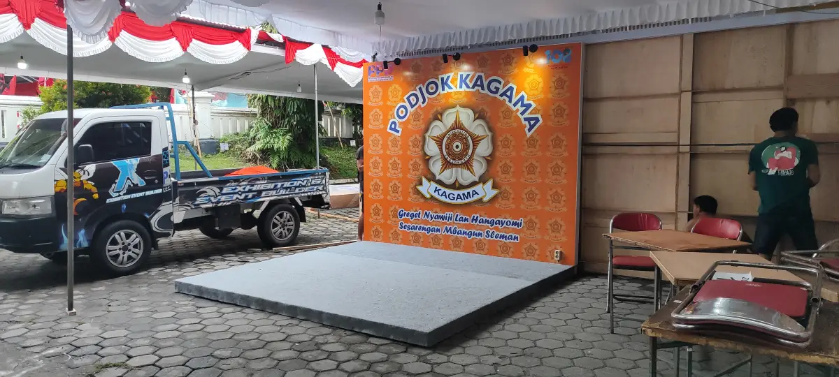 BACKDROP PODJOK KAGAMA (LAPANGAN DENGGUNG) - Project Gallery Image