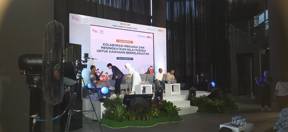 TALK SHOW UGM (SEWA SOFA GIK) - Project Gallery Image