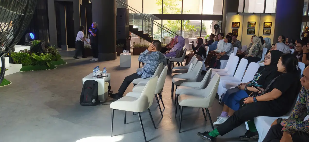 TALK SHOW UGM (SEWA SOFA GIK) - Project Gallery Image