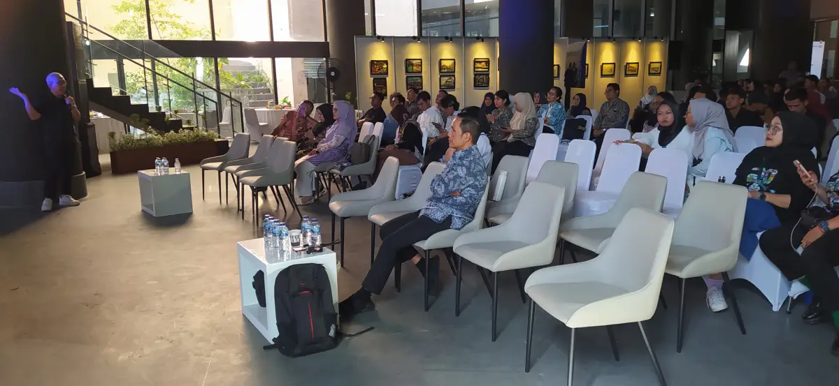 TALK SHOW UGM (SEWA SOFA GIK) - Project Gallery Image