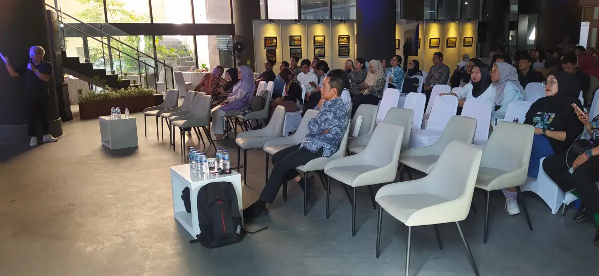 TALK SHOW UGM (SEWA SOFA GIK) - Project Gallery Image