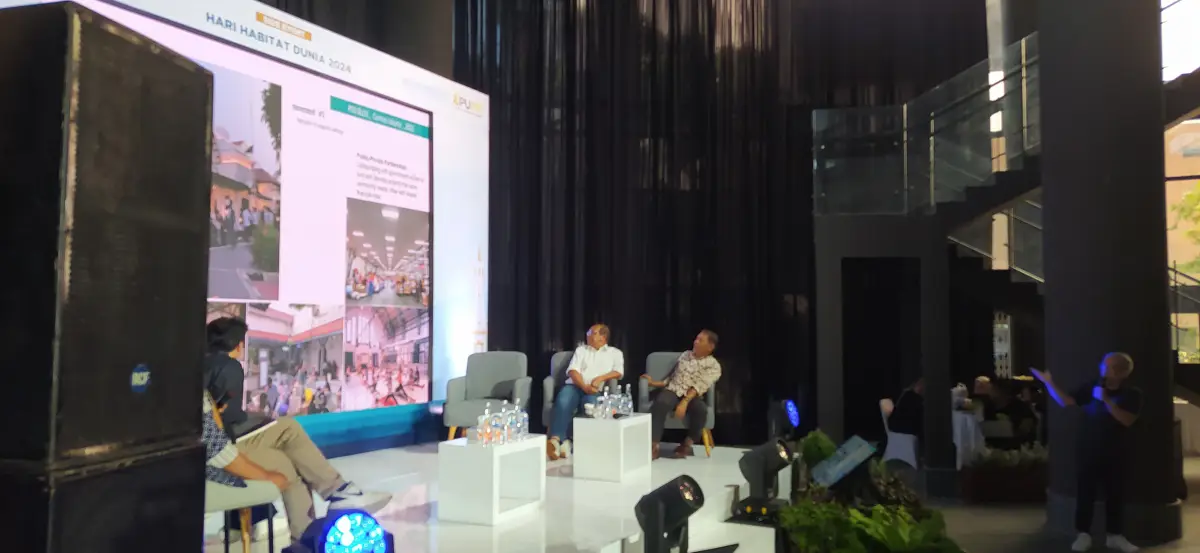 TALK SHOW UGM (SEWA SOFA GIK) - Project Gallery Image