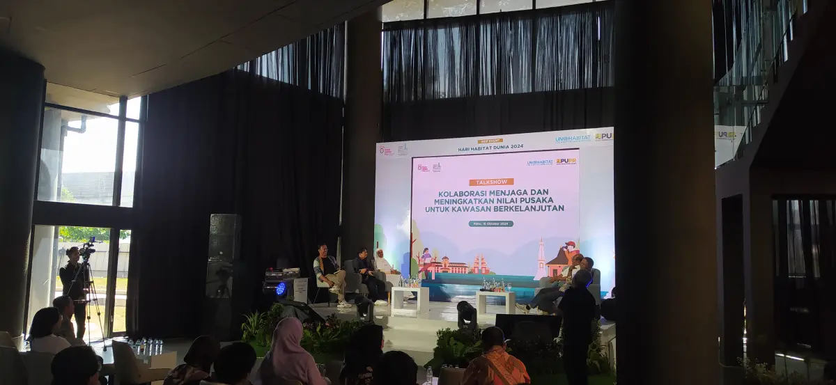 TALK SHOW UGM (SEWA SOFA GIK) - Project Gallery Image