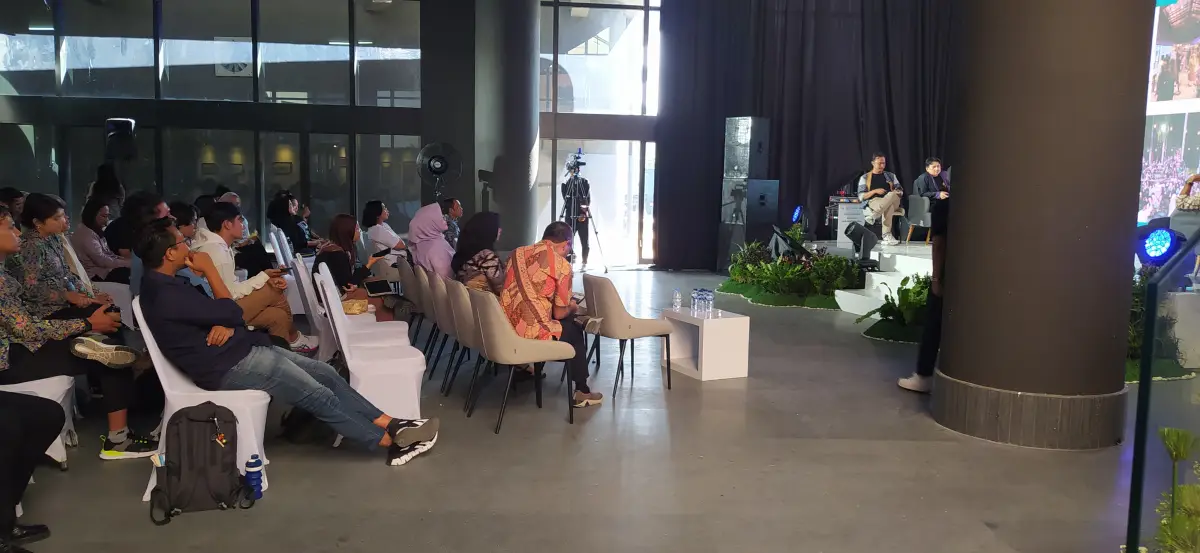 TALK SHOW UGM (SEWA SOFA GIK) - Project Gallery Image