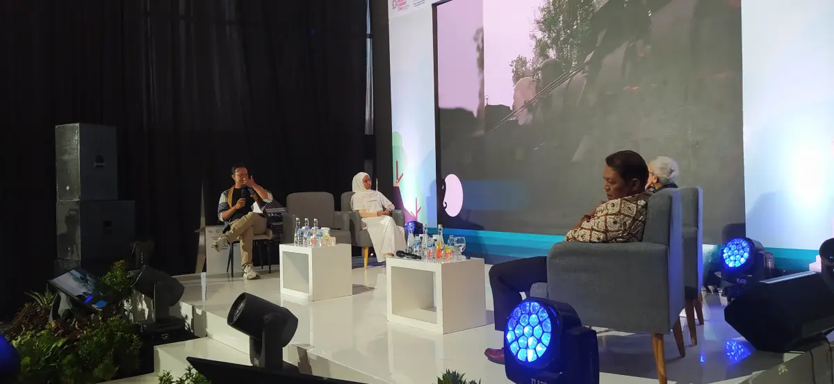 TALK SHOW UGM (SEWA SOFA GIK) - Project Gallery Image