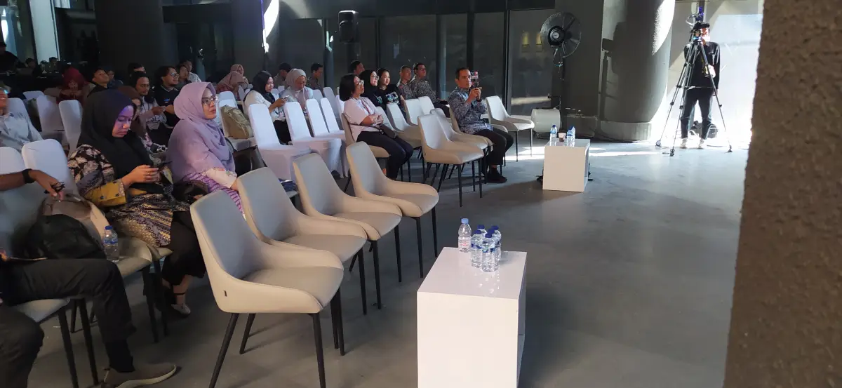 TALK SHOW UGM (SEWA SOFA GIK) - Project Gallery Image