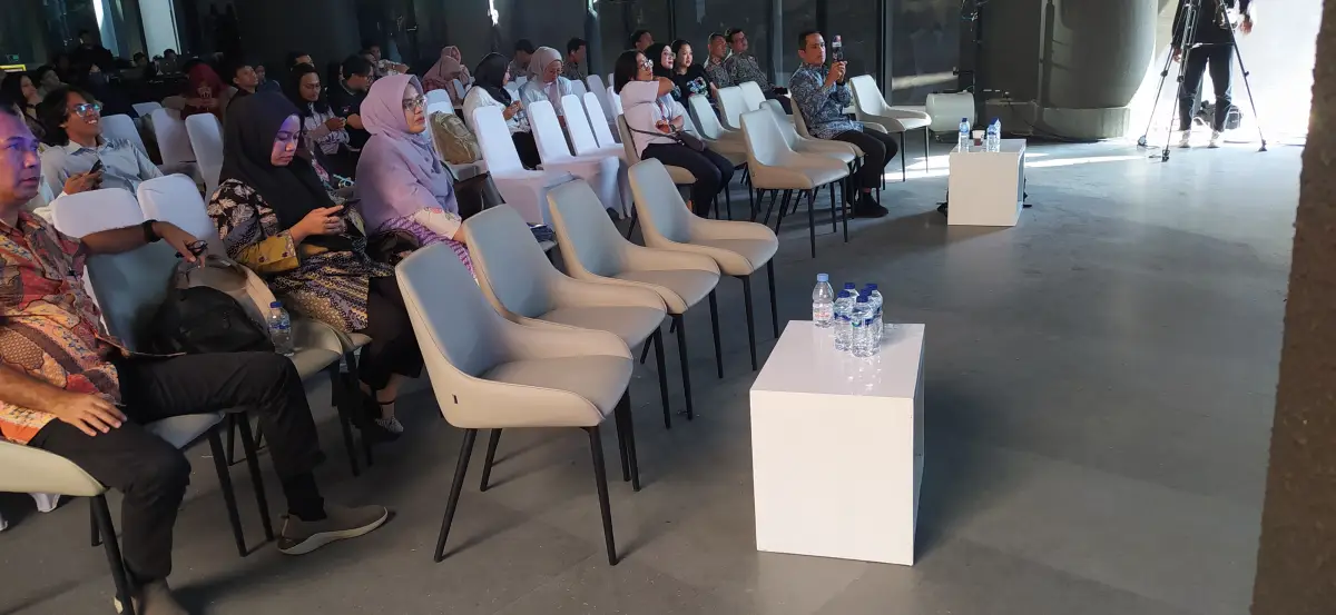 TALK SHOW UGM (SEWA SOFA GIK) - Project Gallery Image