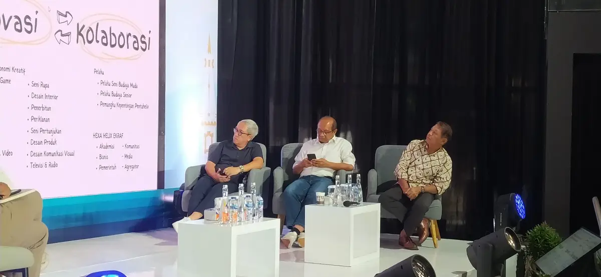 TALK SHOW UGM (SEWA SOFA GIK) - Project Gallery Image