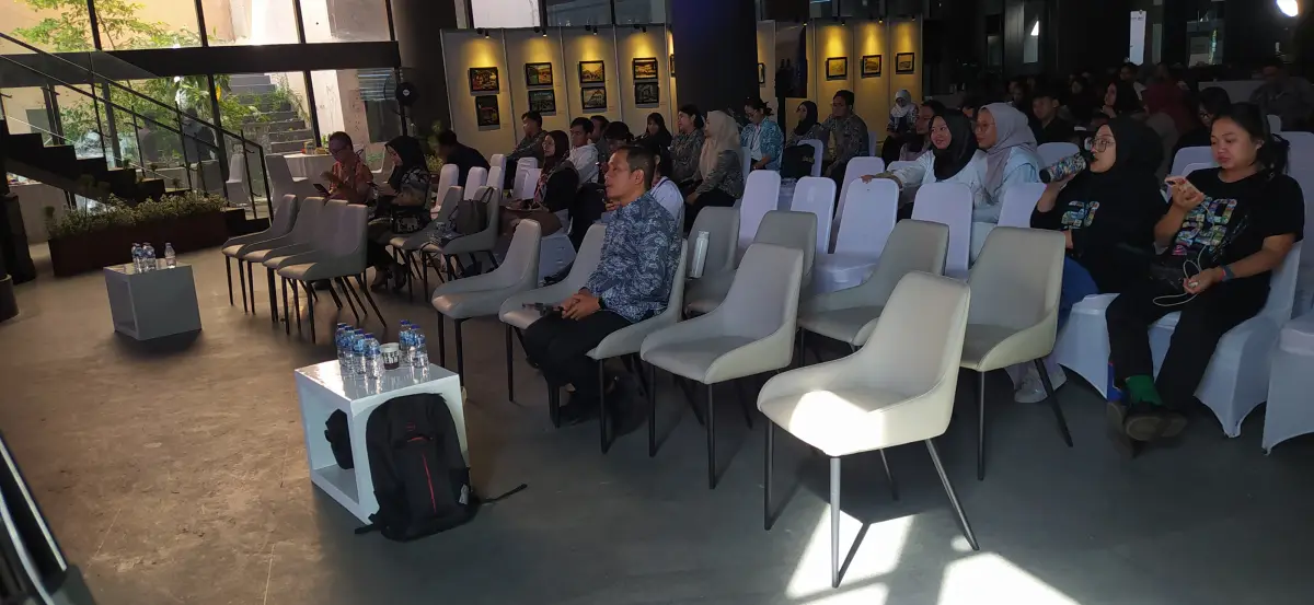 TALK SHOW UGM (SEWA SOFA GIK) - Project Gallery Image