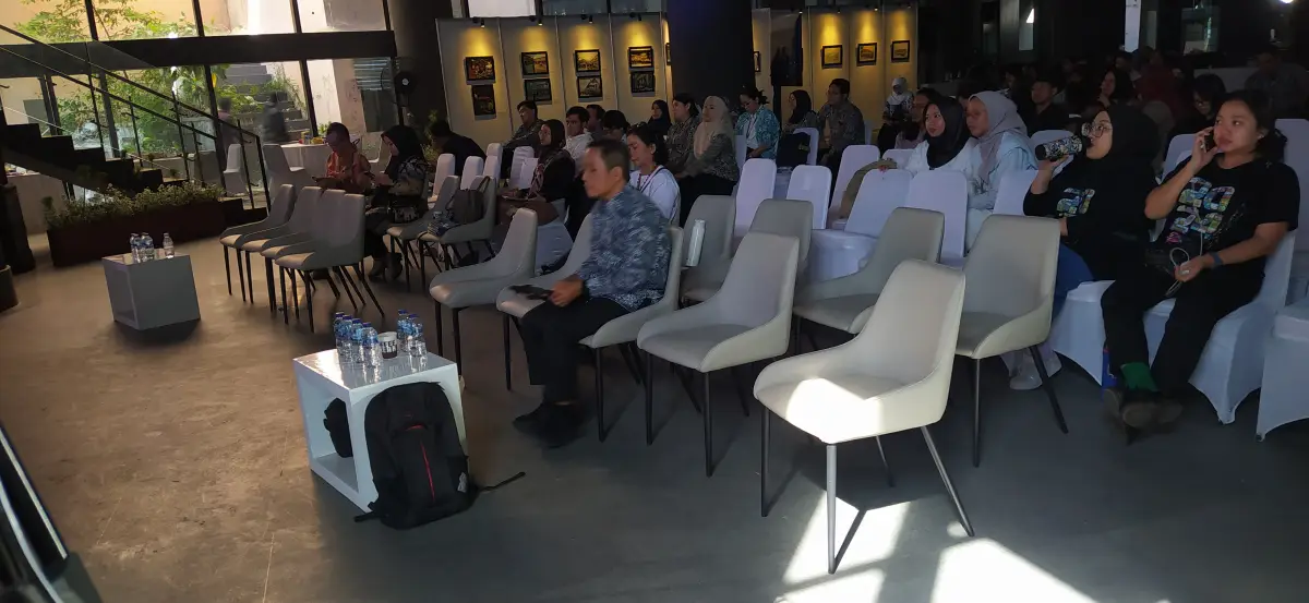 TALK SHOW UGM (SEWA SOFA GIK) - Project Gallery Image