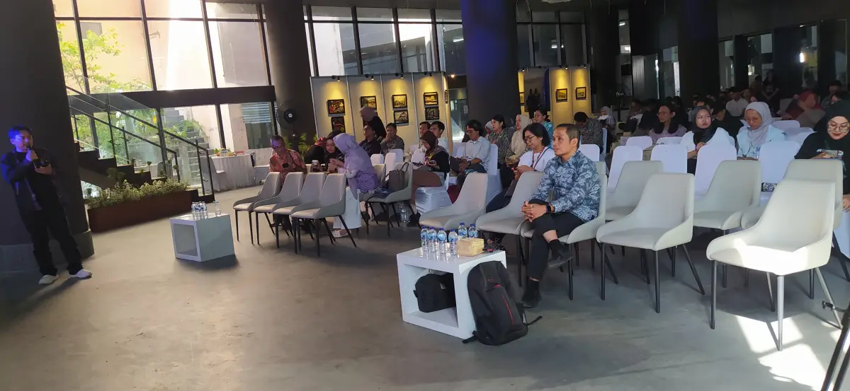 TALK SHOW UGM (SEWA SOFA GIK) - Project Gallery Image