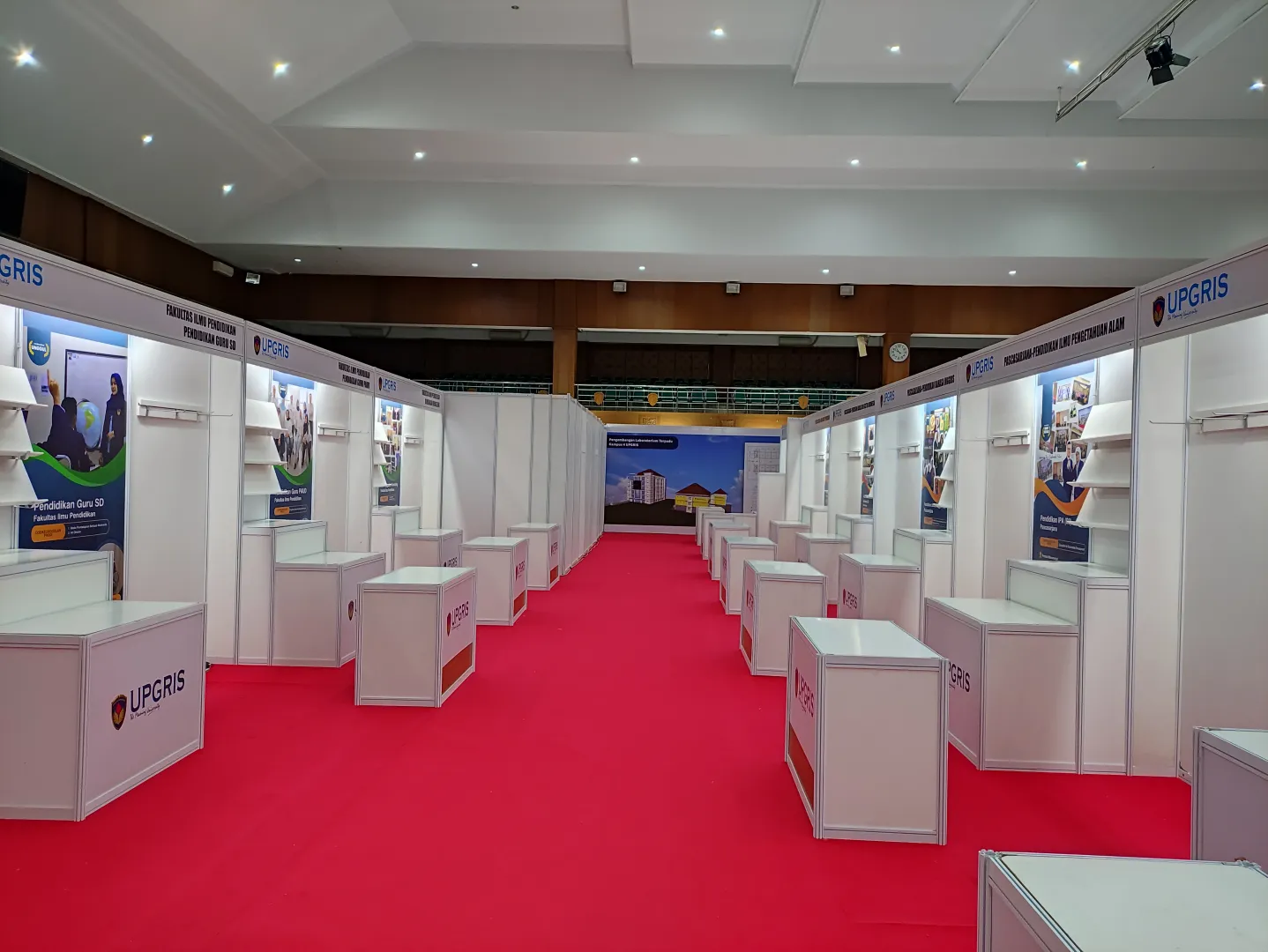 Booth R8 Akreditasi UPGRIS - BOOTH STANDART R8 di Semarang