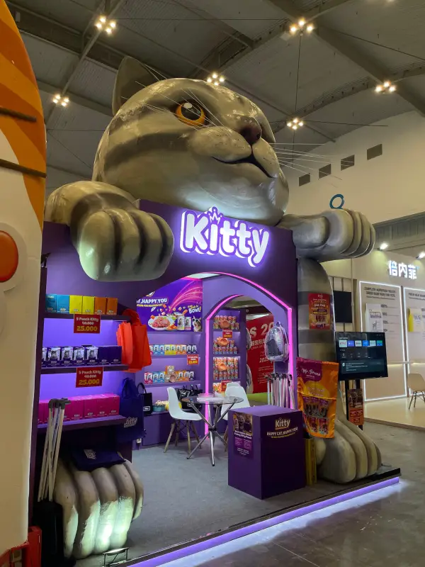 BOOTH SPECIAL DESIGN KITTY - Project Gallery Image