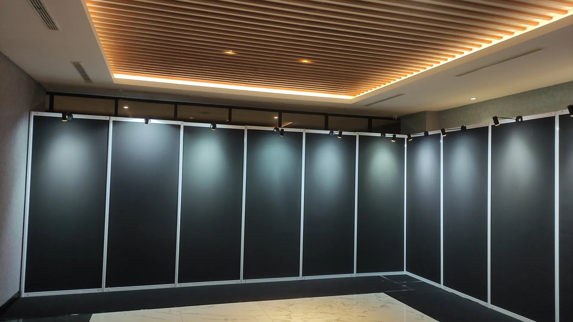 PANEL DISPLAY R8 HOTEL PORTA - PANEL DISPLAY R8  di Hotel Porta